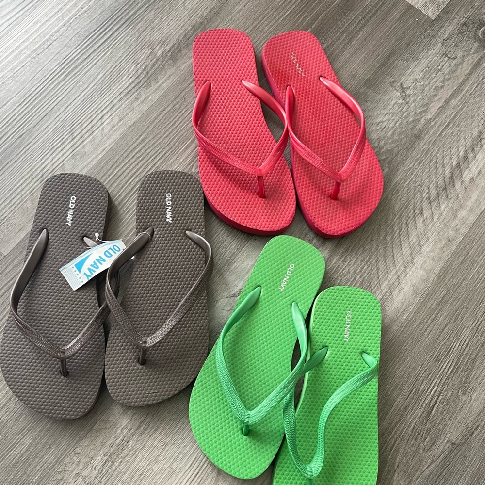 3 pair Old Navy Flip Flops